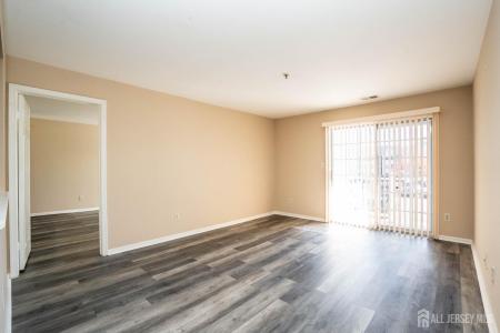 -323 Waterford Drive, Edison, 紐澤西州 08817, 美國