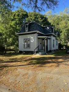 1034 Williams Street, Jackson, Michigan 49203, USA