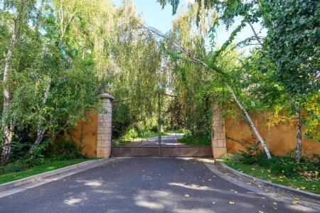 1316 Trails Way, Modesto, California 95357