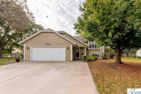 2513 Marwood Dr, Mankato, Minnesota 56001, USA