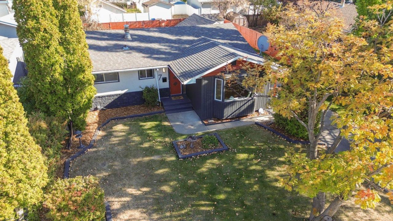 7 STIRLING CLOSE, Red Deer, Alberta T4N 0A8, Canadá