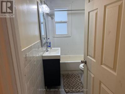 4075 LAWRENCE AVENUE EAST, Toronto (west Hill), Ontario M1E 2R6, Canada