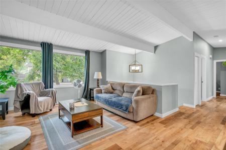 1415 HIGHLAND DRIVE S, Kelowna, Colúmbia Britânica V1Y 3W3, Canadá