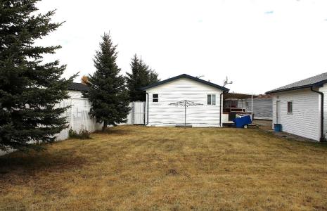 24 NOBLEFERN WAY, Sundre, Alberta T0M 1X0, Kanada