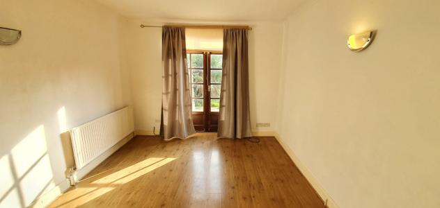 166, Valence Circus, DAGENHAM, United Kingdom