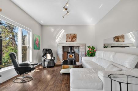 225  6e Rang, Mont-Tremblant, Quebec J8E 1Z5, Canada