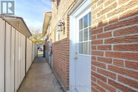 3376 TWILIGHT ROAD, Mississauga (malton), Ontario L4T 1Z9, Canadá