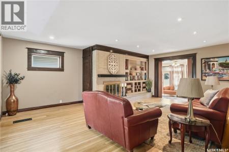 2807 ASSINIBOINE AVENUE, Regina, Saskatchewan S4S 1E2, Canada