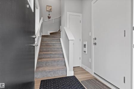 6905 25 AVENUE SW, Edmonton, Alberta T6X 3B7, Canada