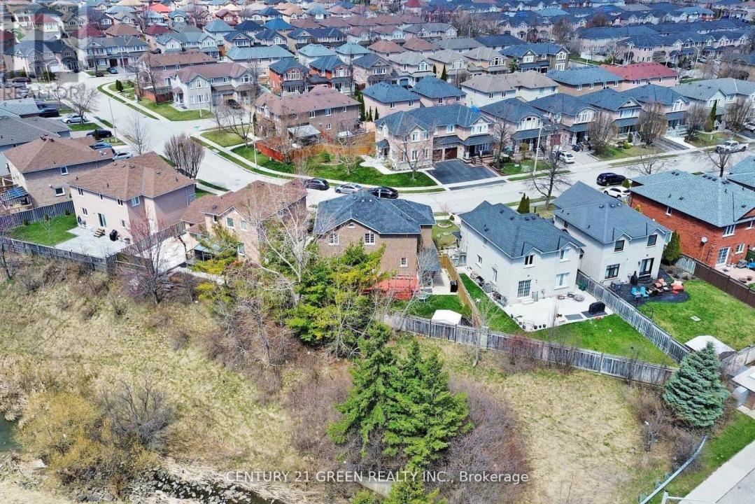 26 DOLPHIN SONG CRESCENT, Brampton (sandringham-wellington), Ontario L6R 2A4, Canada