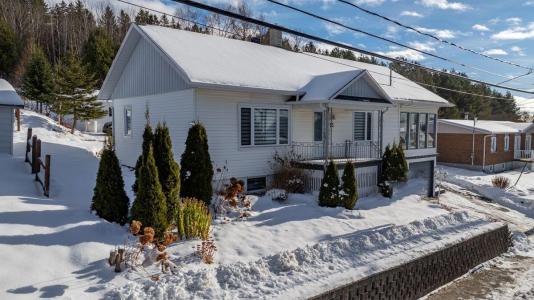 15 Rue St-Jean-Baptiste, Saint-Louis-du-Ha! Ha!, Quebec G0L 3S0, Canadá