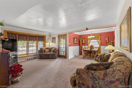 9869 Melbourne Avenue, Allen Park, 密歇根州 48101, 美国