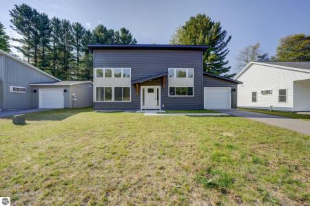 3892 Falling Leaf Trail, Traverse City, Michigan 49686, Estados Unidos