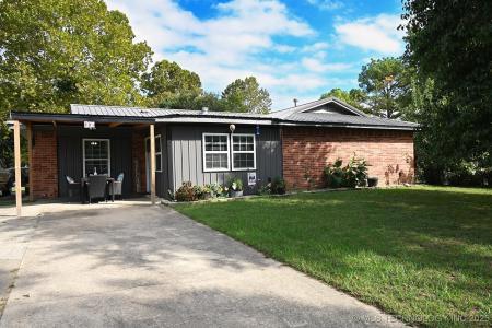 104 Geneva Circle, Gore, Oklahoma 74435, USA