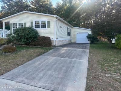 615 Walden Way, Whiting, New Jersey 08759