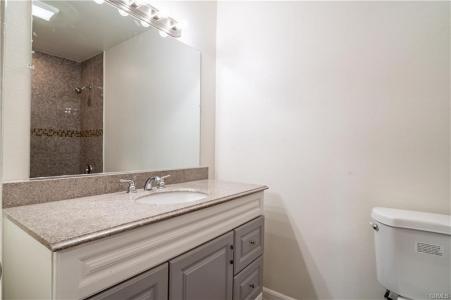 156 E king Street 4, San Bernardino, קליפורניה 92408, ארצות הברית של אמריקה 