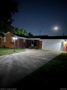 20517 River Oaks Drive, Dearborn Heights, Мичиган 48127, Соединенные Штаты