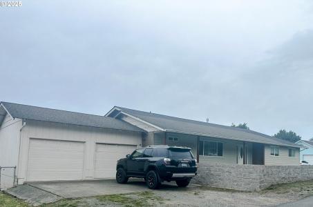 711 1ST ST, Brookings, Oregon 97415, USA