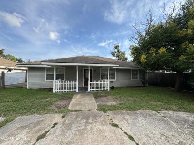 213 Oak Street, Long Beach, Mississippi 39560