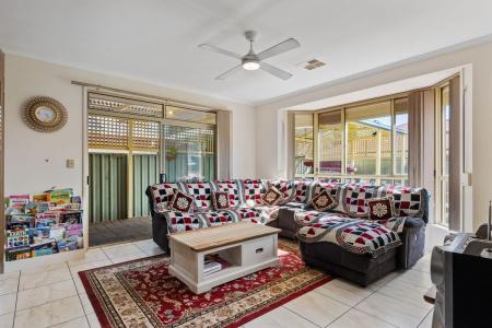 42A Langford Terrace, Salisbury North, SA 5108, Austrália