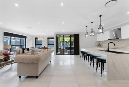 7 County Close, Carnes Hill, NSW 2171, Australia