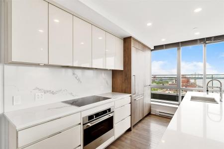 1025  Rue de la Commune E., Montréal (Ville-Marie), Quebec H2L 0G5, Canada