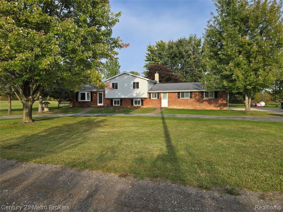 12184 Hill Road, Riley, Michigan 48041