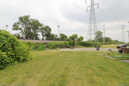 5861 Bingham Street, Dearborn, Michigan 48126, Estados Unidos