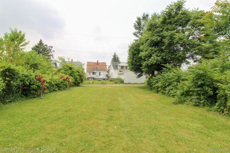 5861 Bingham Street, Dearborn, Michigan 48126, Estados Unidos