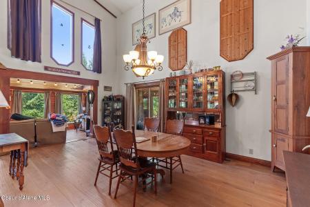 675 Old Forest Road, Spirit Lake, Idaho 83869, États-Unis