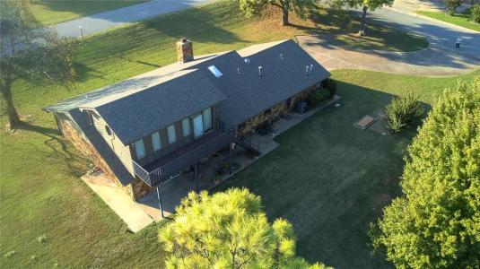 1805 Todd Estate Drive, Chickasha, Oklahoma 73018, USA