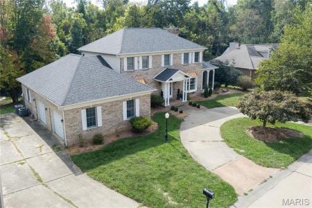 124 Forest Grove Drive, Glen Carbon, Illinois 62034