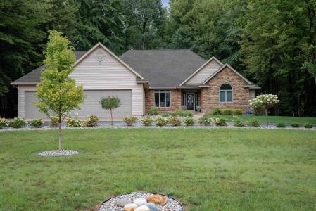 2262 N Rolling Ridge, Midland, Michigan 48642, USA