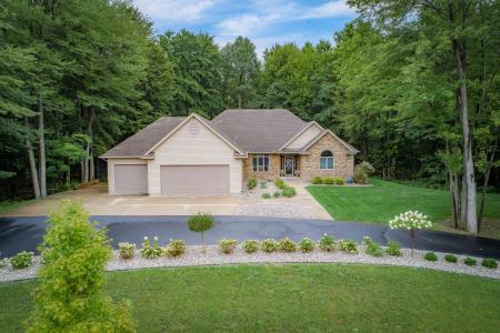 2262 N Rolling Ridge, Midland, Michigan 48642, USA