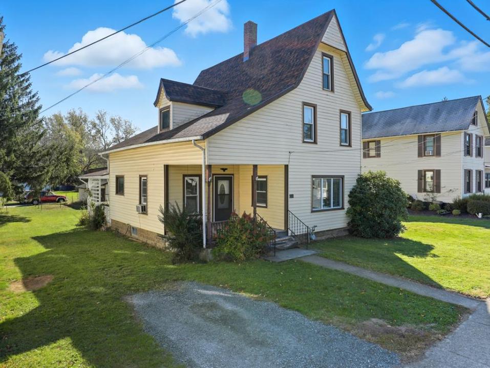 134 East Second St, Cantão, Pennsylvania 17724, Estados Unidos