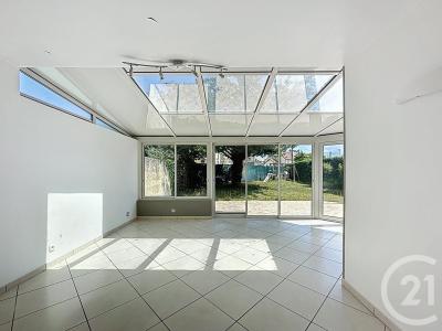 Combs La Ville, Isla De Francia 77380, Francia