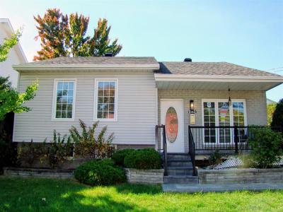 1236 43e Avenue, Laval (Fabreville), Quebec H7R 5A1, Canadá