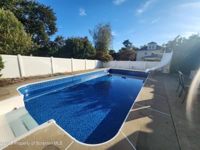 1420 College Avenue, Dunmore, 宾夕法尼亚州 18512, 美国