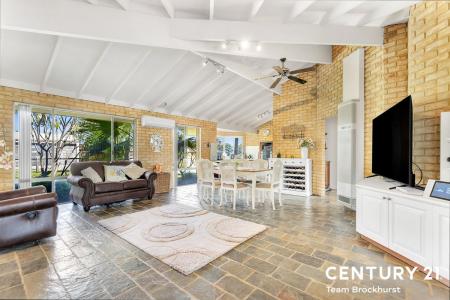 58 Stirling Crescent, High Wycombe, WA 6057, Australie