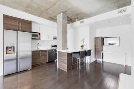 2335  Ch. Manella, Mont-Royal, ケベック H4P 0B3, カナダ