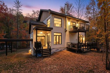 46  Ch. Poplar, La Pêche, Québec J0X 3G0, Canada