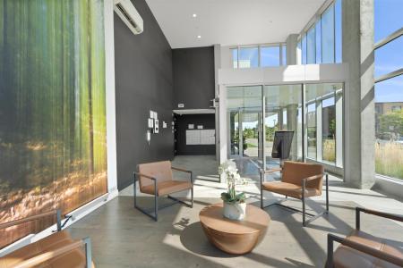 17  Av. Gendron, Pointe-Claire, Quebec H9R 0B8, Canada