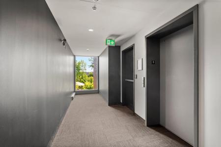 17  Av. Gendron, Pointe-Claire, Quebec H9R 0B8, Canada