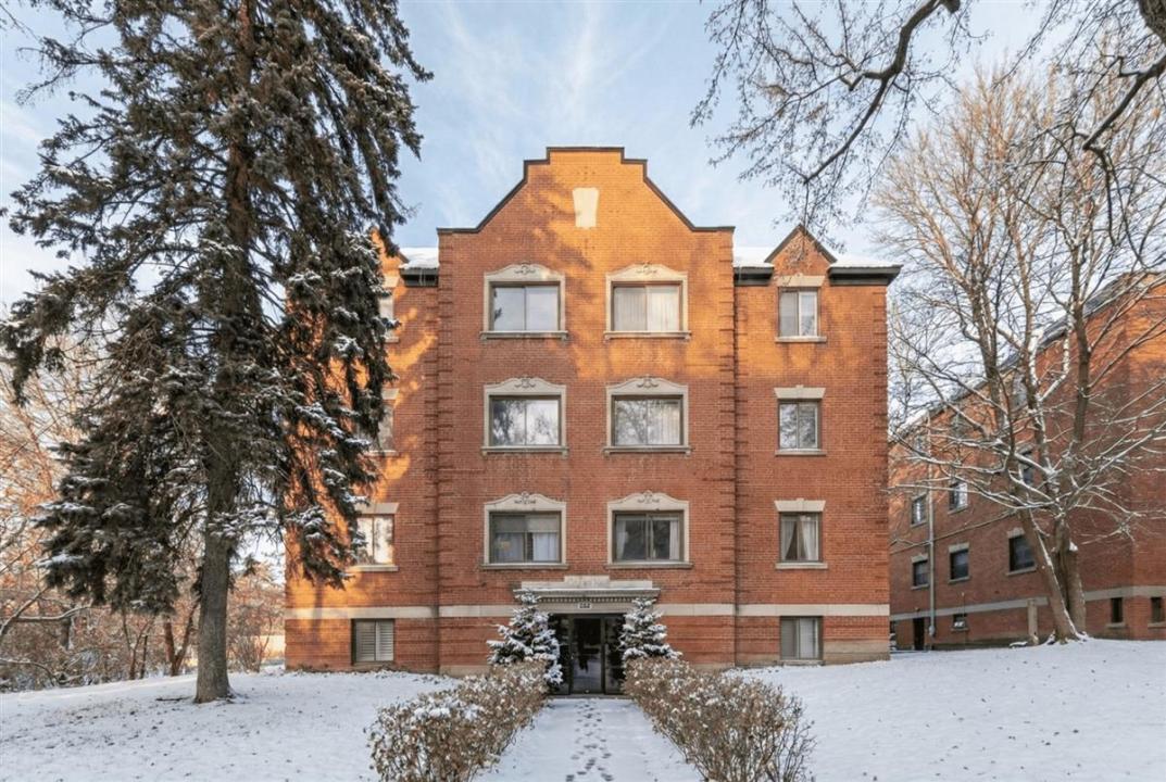 1280  Boul. Laird, Mont-Royal, 퀘벡주 H2P 2T2, 캐나다