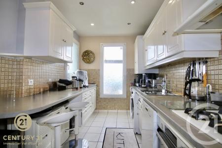 Serris, איל-דה-פרנס 77700, צרפת 