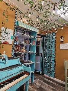 5441 N East River Road #106, Chicago, Illinois 60656