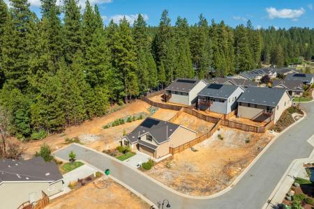 605 Cold Spring Court, Grass Valley, קליפורניה 95945, ארצות הברית של אמריקה 