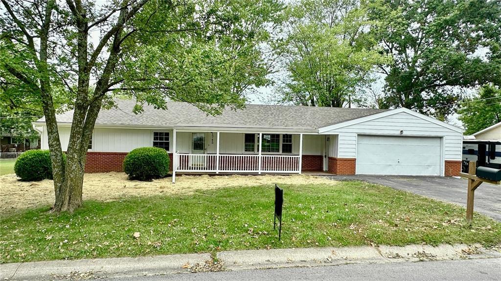 1745 Lake Trenton Drive, Trenton, Missouri 64683