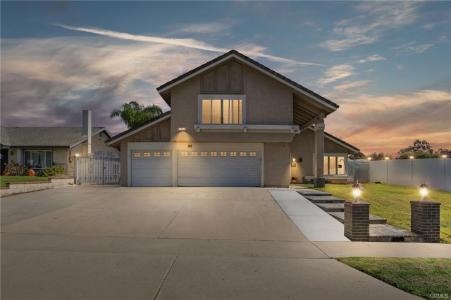 909 Nottingham Dr, Corona, California 92880, HOA KỲ