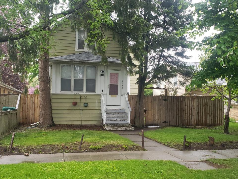 2903 Gideon Avenue, Zion, Illinois 60099